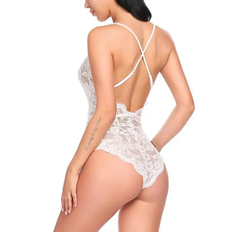 Body koronkowe z cienkimi ramiączkami