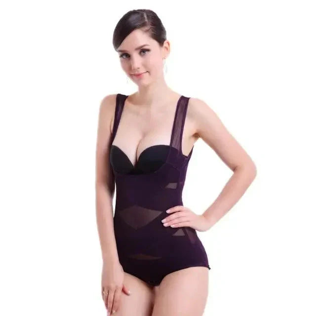 Body wyszczuplające z modelującymi paskami